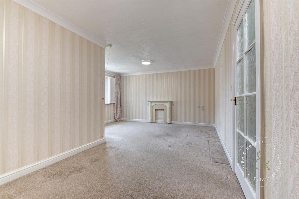Property photo 3 of 15 Mclay-Court-5.Jpg