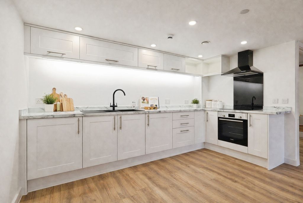 Property photo 3 of 21 Pbox-Img.Jpg