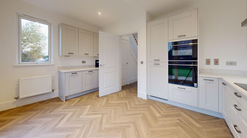 Property photo 2 of 20 Kitchen - Angle 2