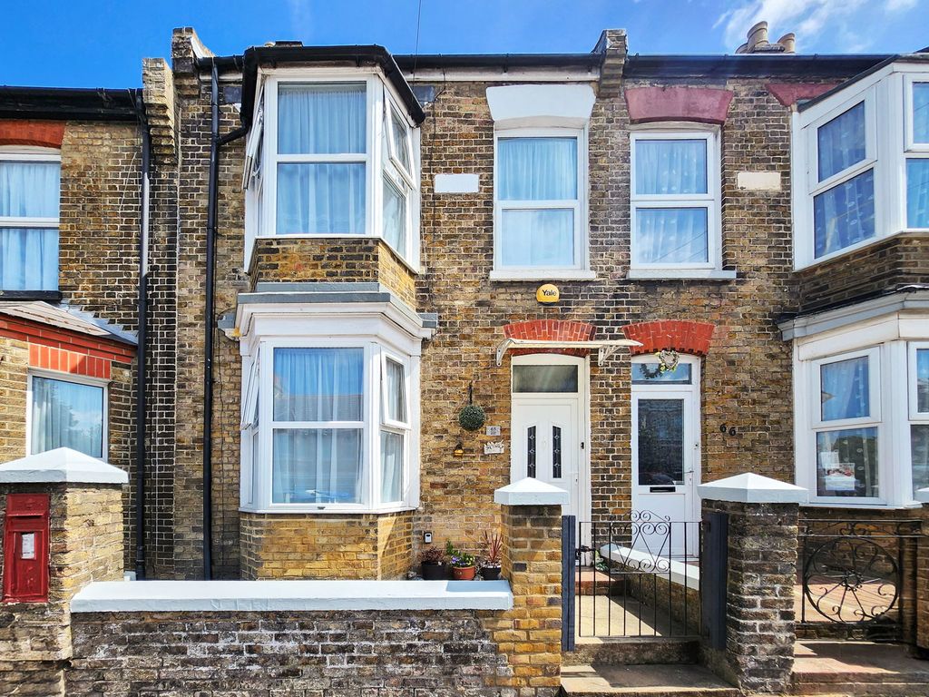 Property photo 1 of 11