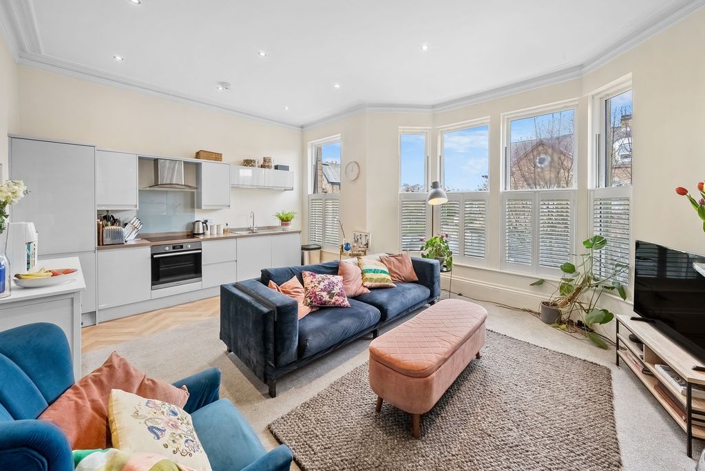 Property photo 2 of 10