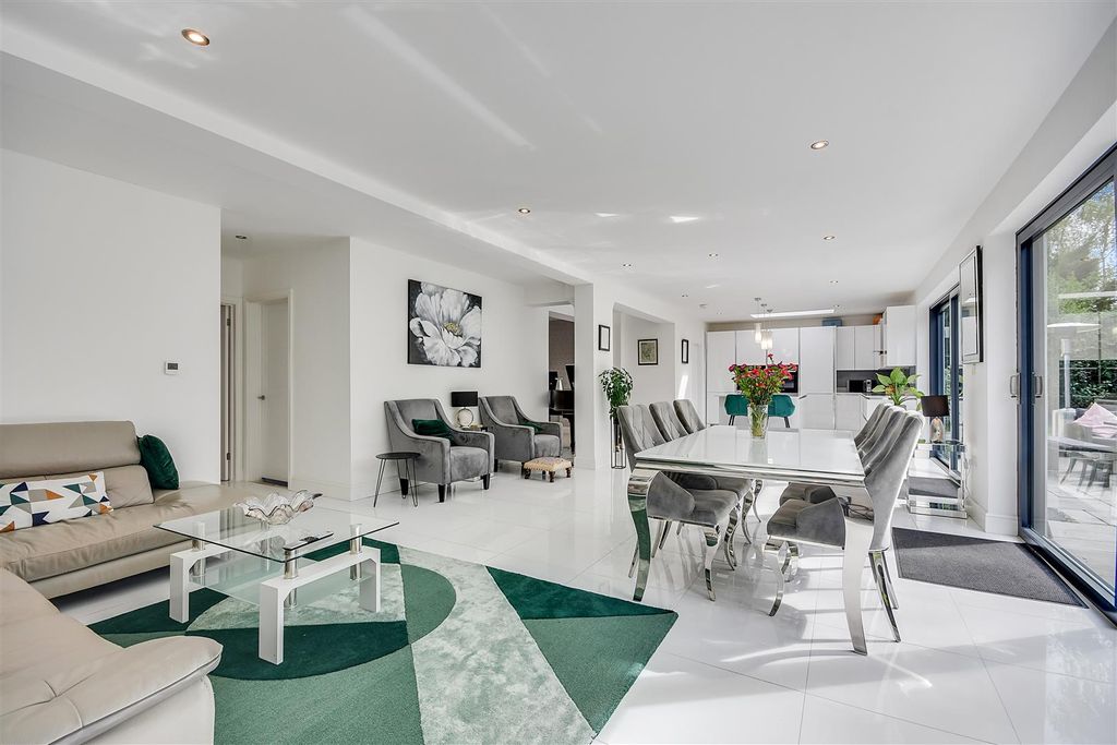 Property photo 2 of 26 Dsc_0221-Dsc_0225.Jpg