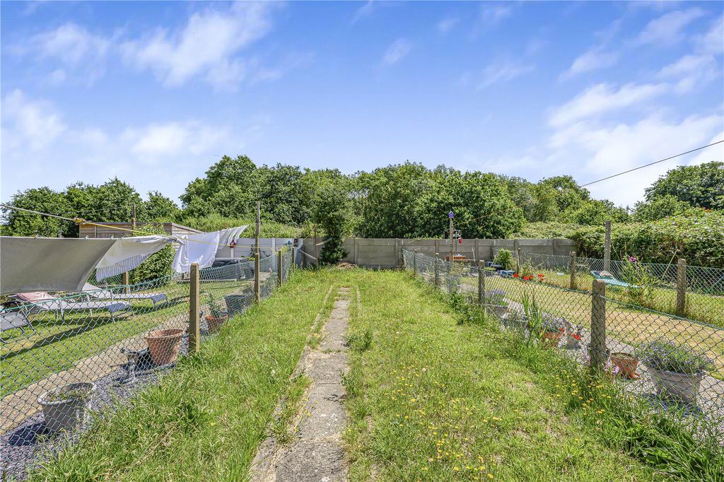 Property photo 3 of 11 Garden