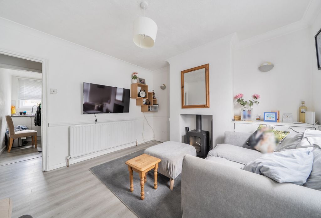 Property photo 2 of 12 1471257-6-6A438d3...