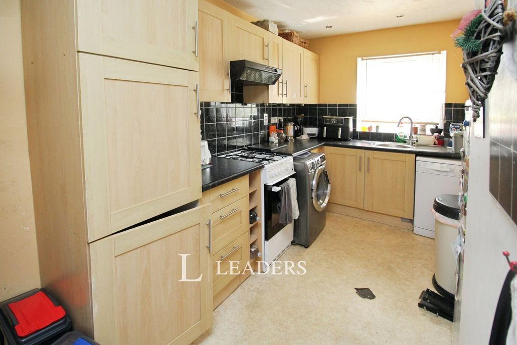 Property photo 3 of 18 Pbox-Img.Jpg
