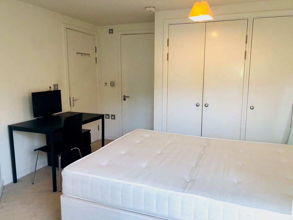 Property photo 3 of 16 En-Suite Double Room For Rent, Canada Water, Maxwellproperties.Co.uk