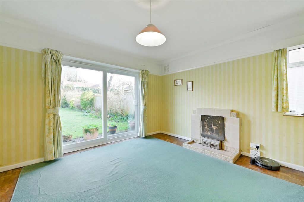 Property photo 3 of 14 Dining Room