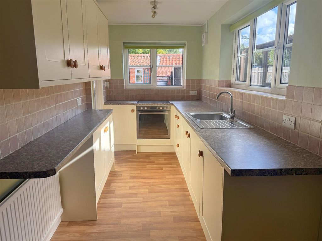 Property photo 3 of 10 Kitchen Area