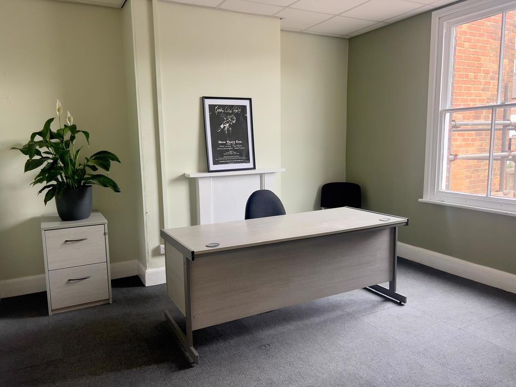 Property photo 2 of 8