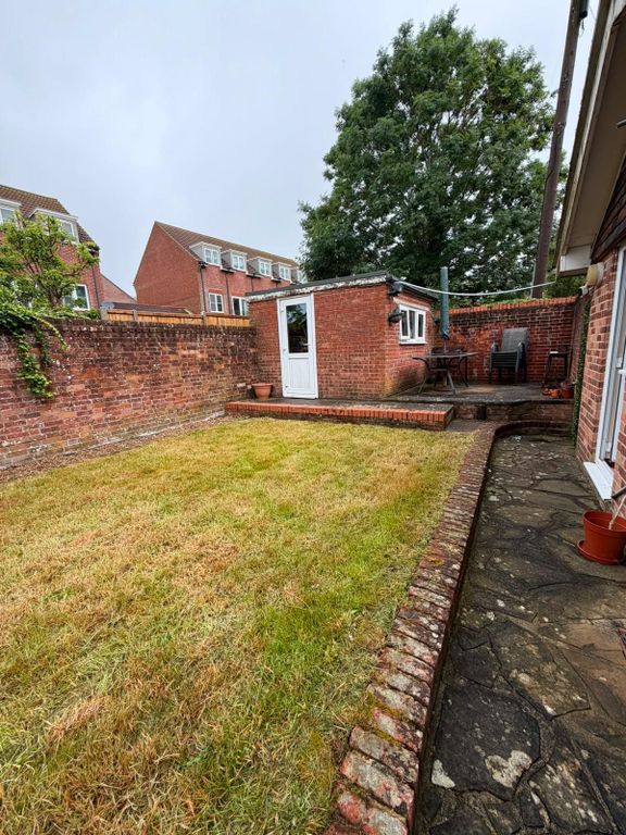 Property photo 2 of 12