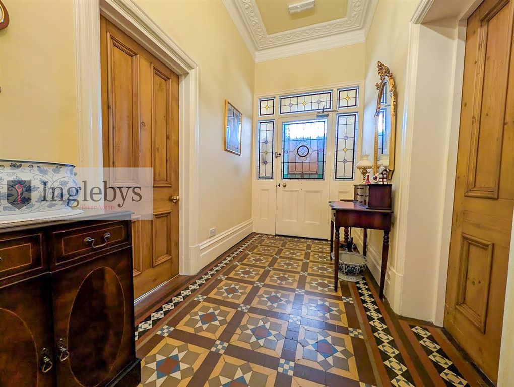 Property photo 3 of 69