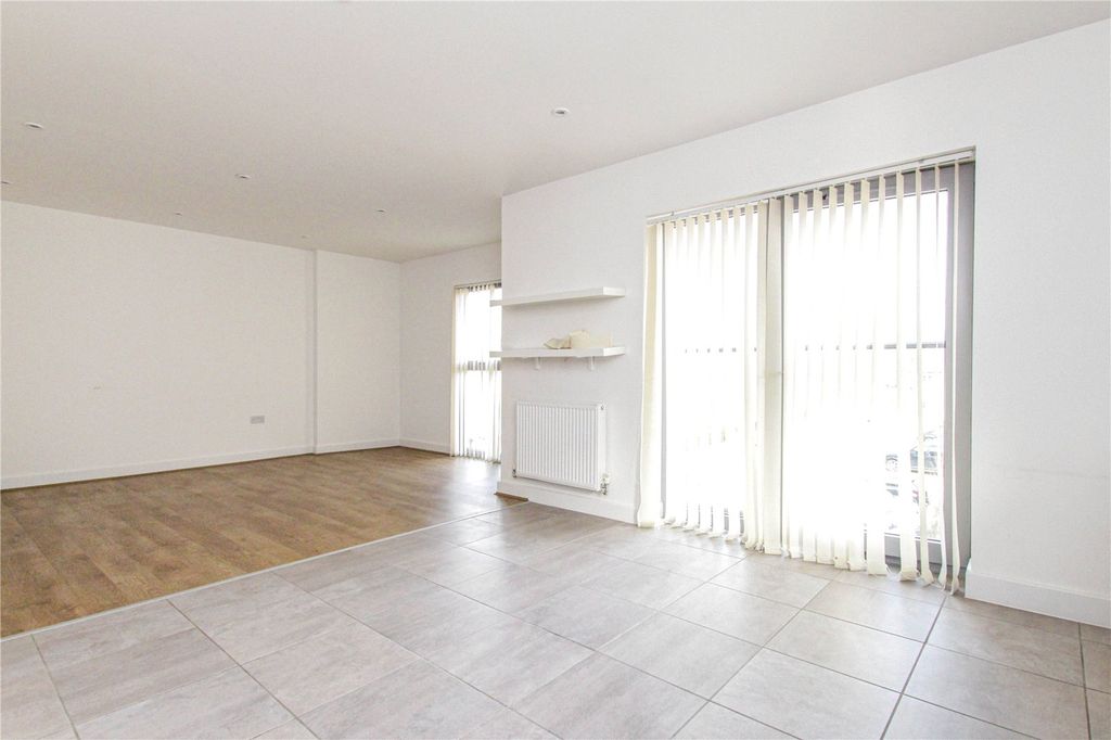 Property photo 2 of 14 Picture No. 02