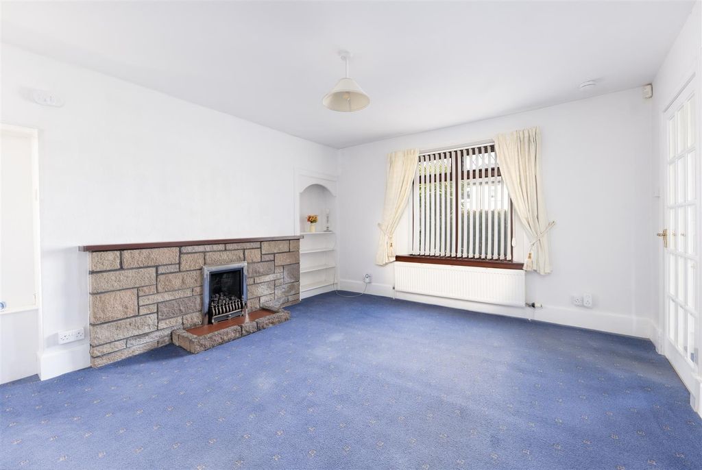 Property photo 3 of 18 Glenurquhart Road 0006.Jpg