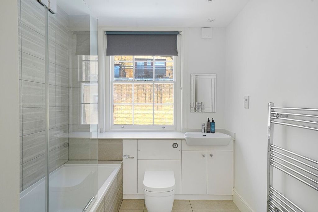 Property photo 1 of 2