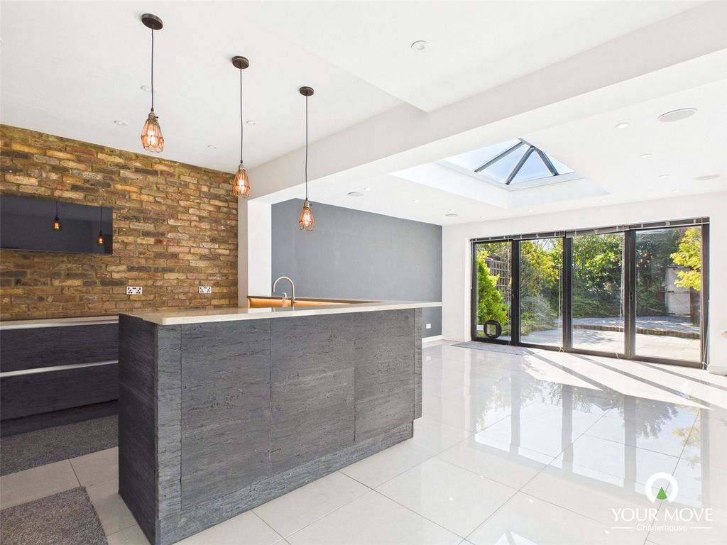 Property photo 2 of 15 Picture No. 08