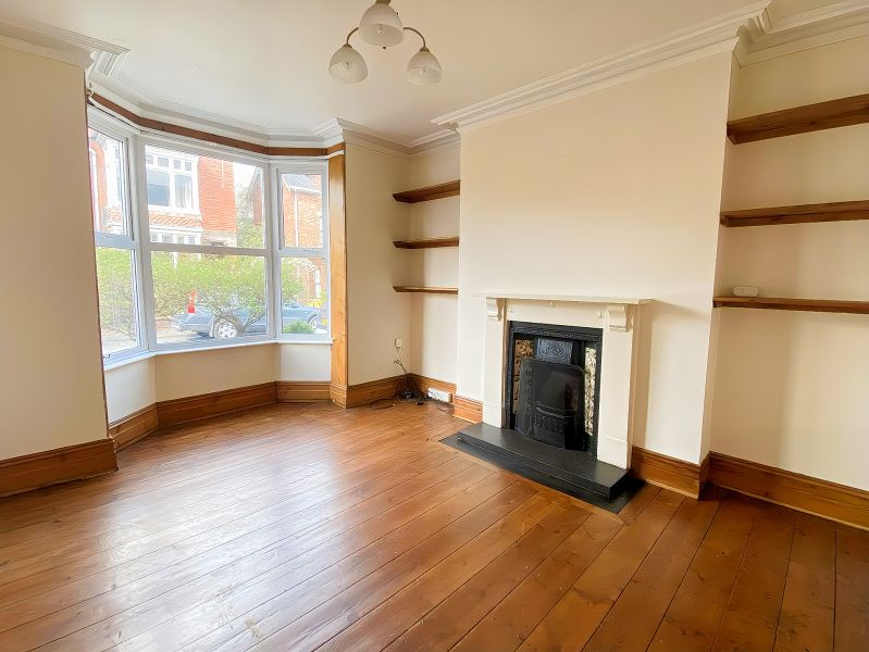 Property photo 3 of 22 Lounge 1