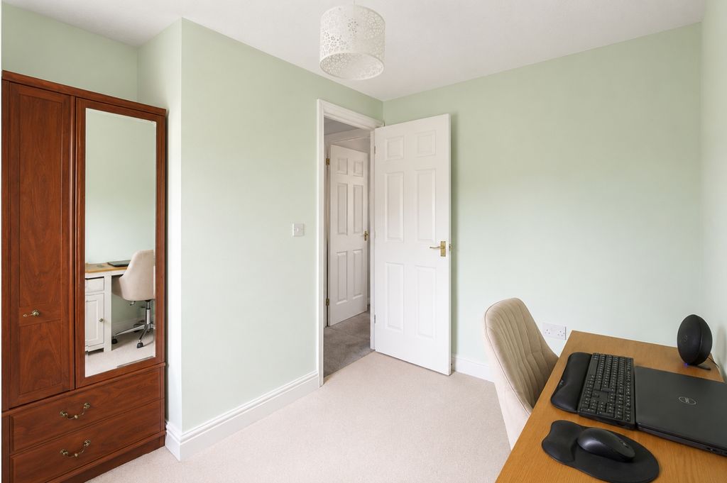 Property photo 3 of 20 4A9F788B-92A6-4Aa2-Bd4B-4B68A942F638