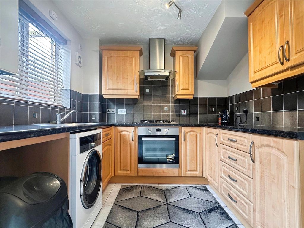 Property photo 3 of 10 Kitchen Diner