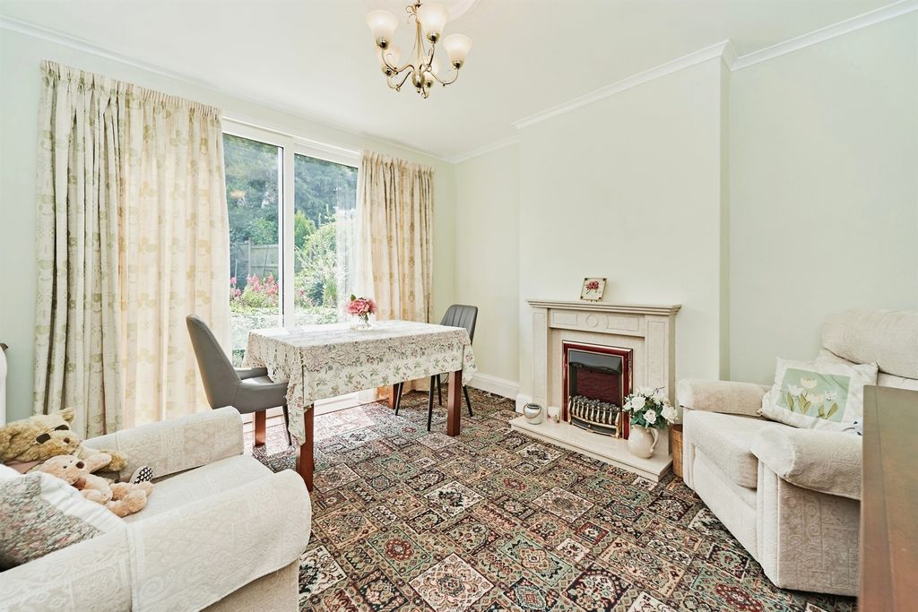 Property photo 3 of 19