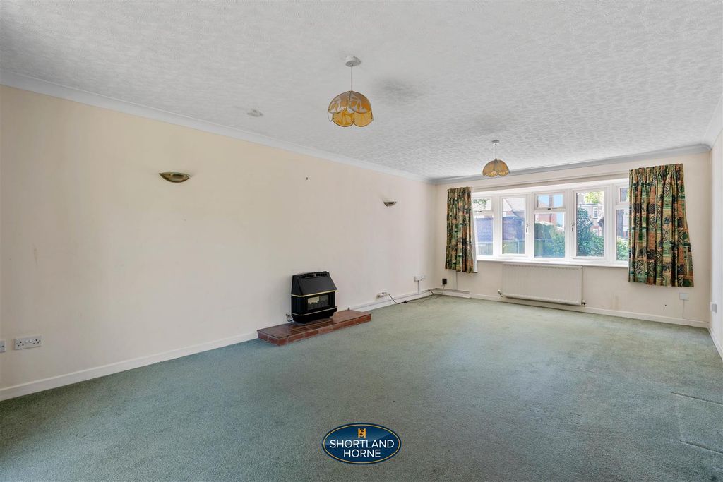 Property photo 3 of 25 83 Baginton Road (10 Of 25).Jpg
