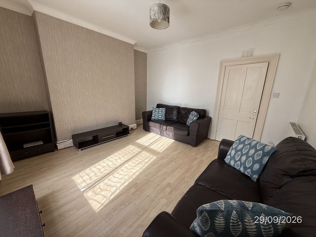 Property photo 1 of 10 Lounge