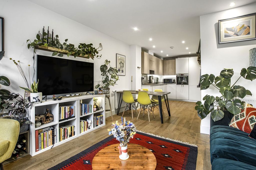 Property photo 2 of 16