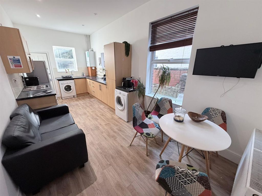 Property photo 3 of 4 Original-A0A23486-F3E7-439B-832B-11C57E3D7F67.Jpeg