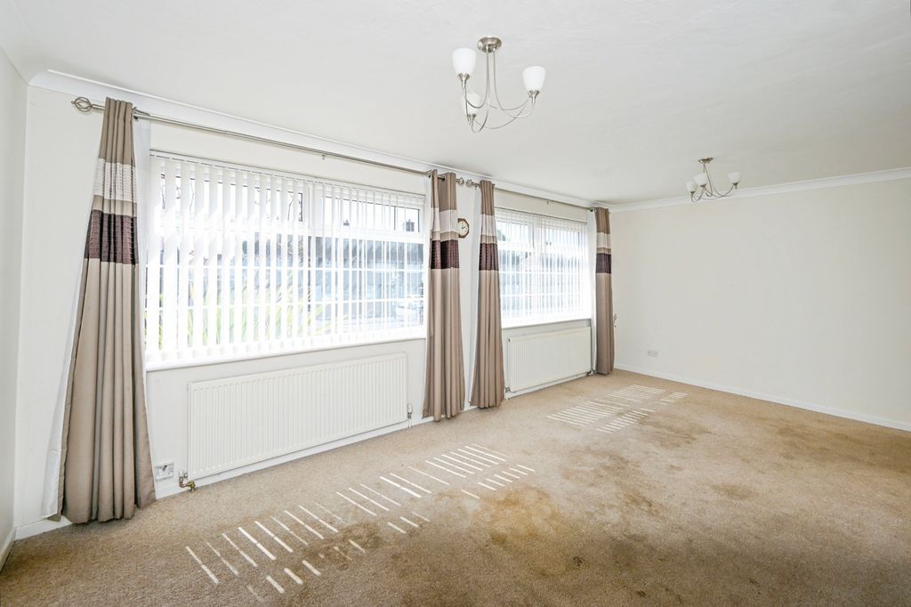 Property photo 3 of 17 Photo