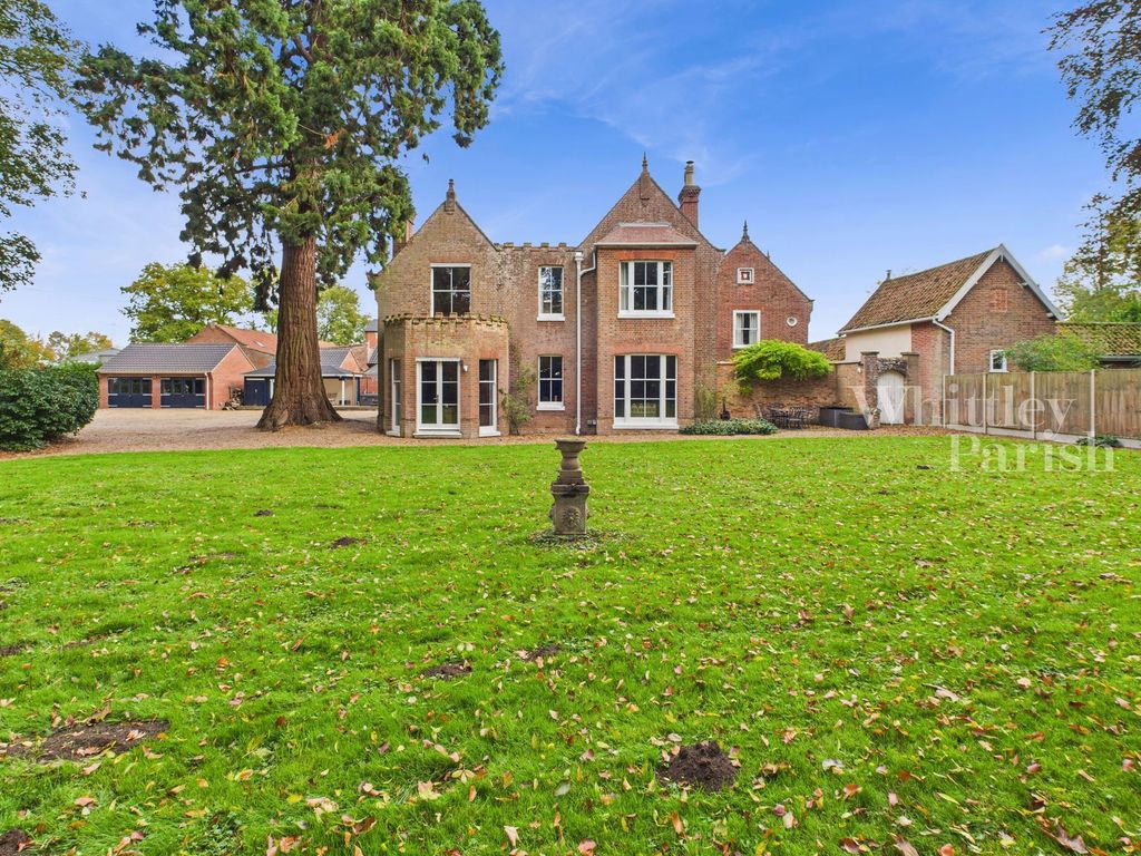Property photo 2 of 55