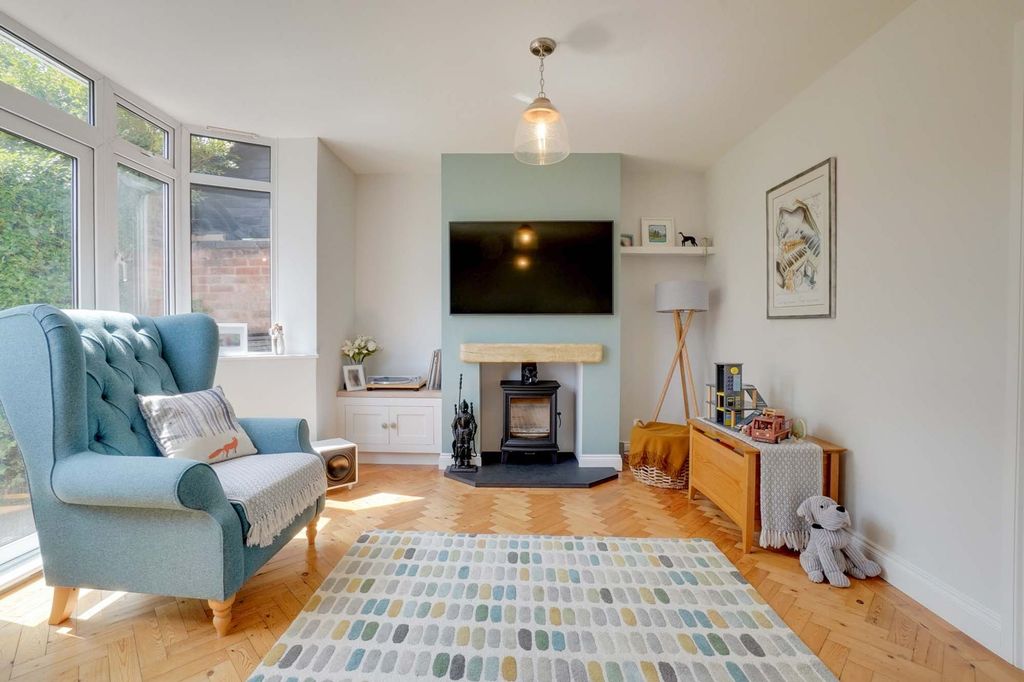 Property photo 2 of 39