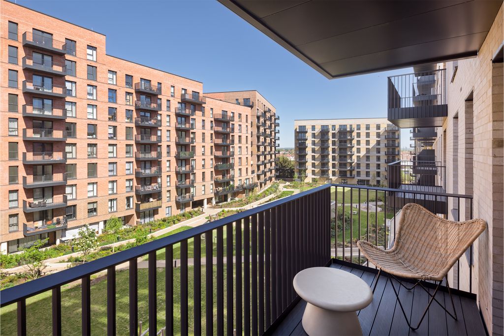Property photo 2 of 8 Menier Apartments - Balcony