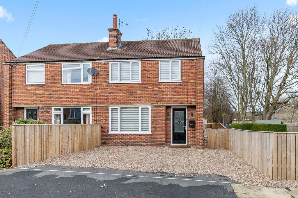 Property photo 1 of 32
