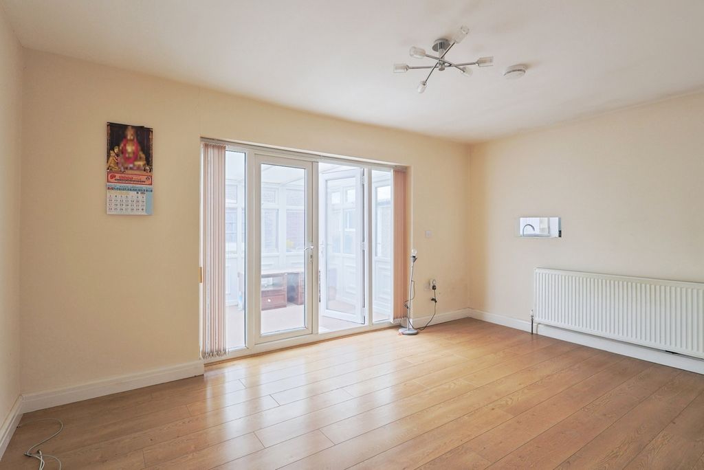 Property photo 3 of 17 Photo