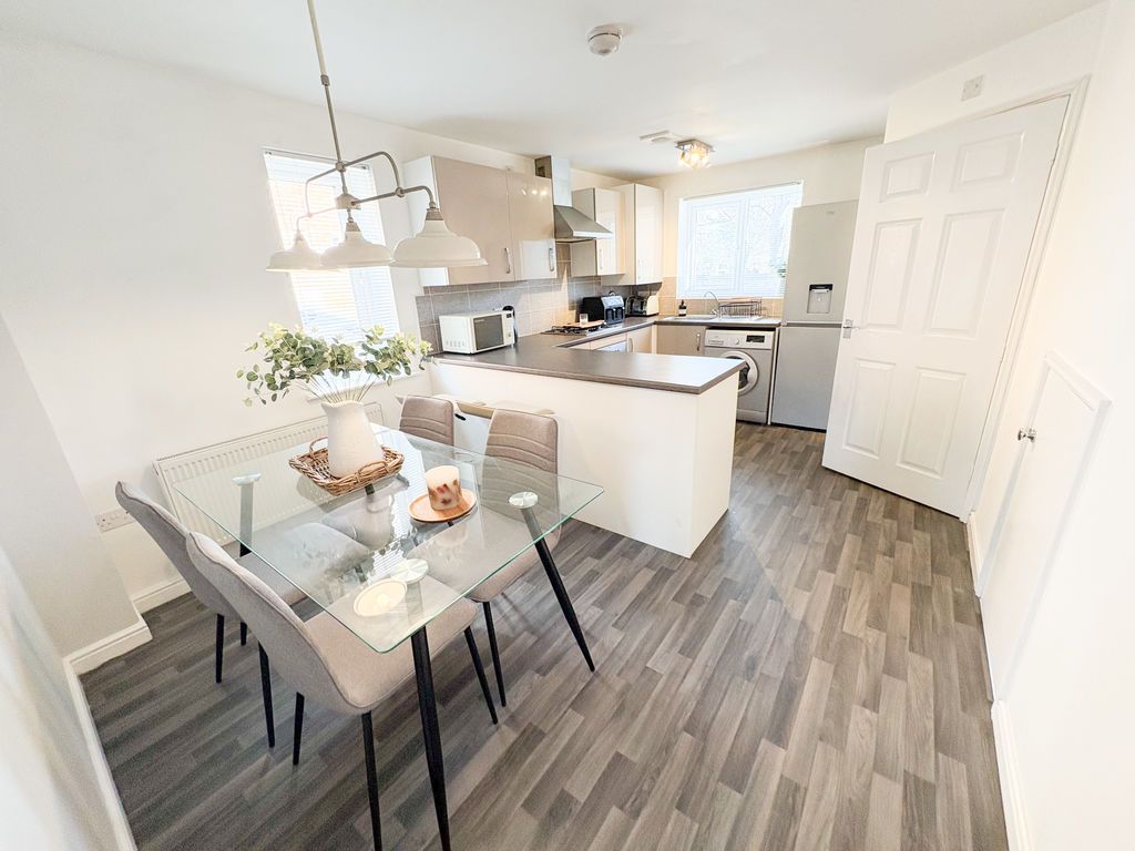 Property photo 3 of 13 Photo 8