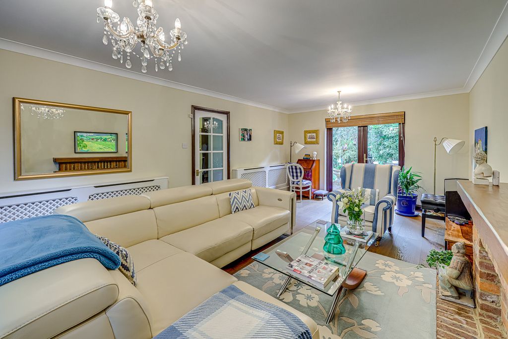 Property photo 2 of 43