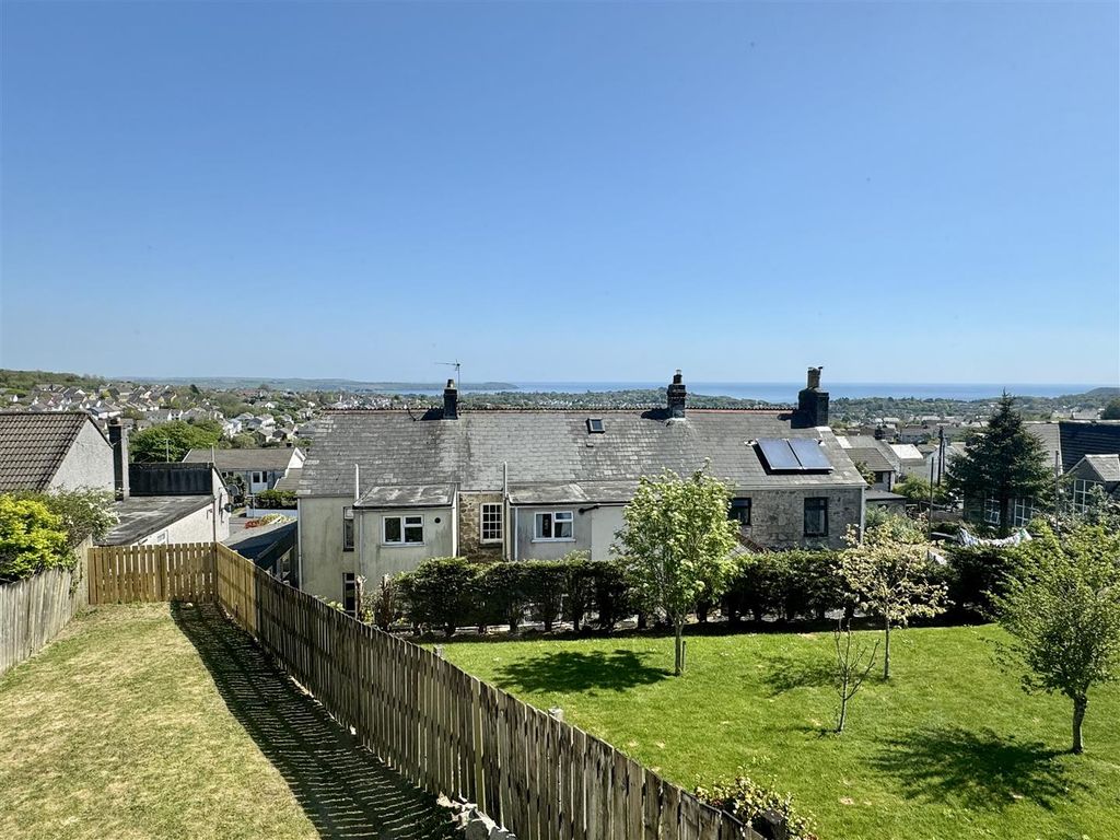 Property photo 3 of 19