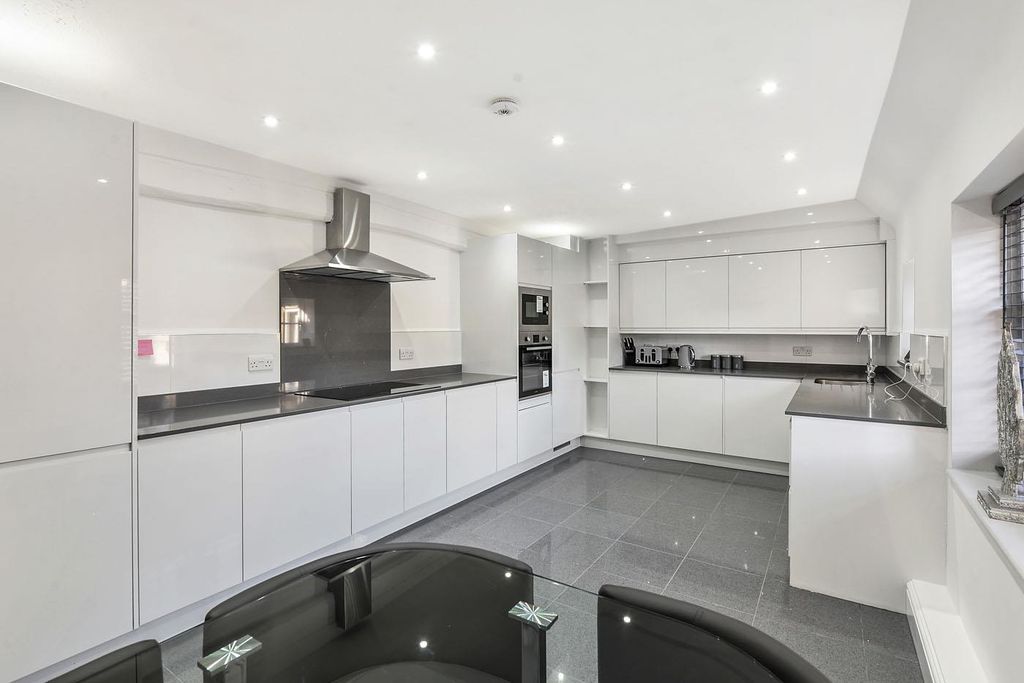 Property photo 1 of 13 Kitchen/Diner