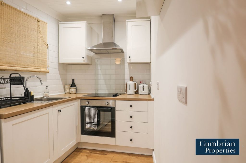 Property photo 2 of 17 Kitchen