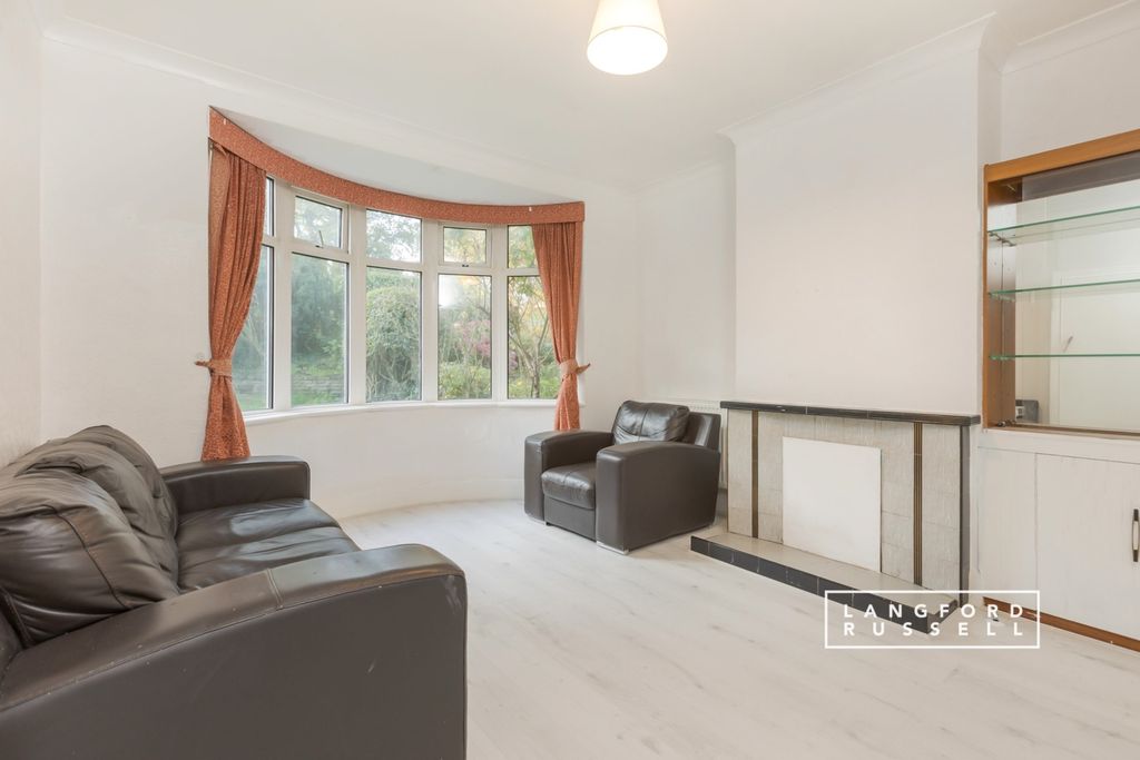 Property photo 2 of 10 Reception