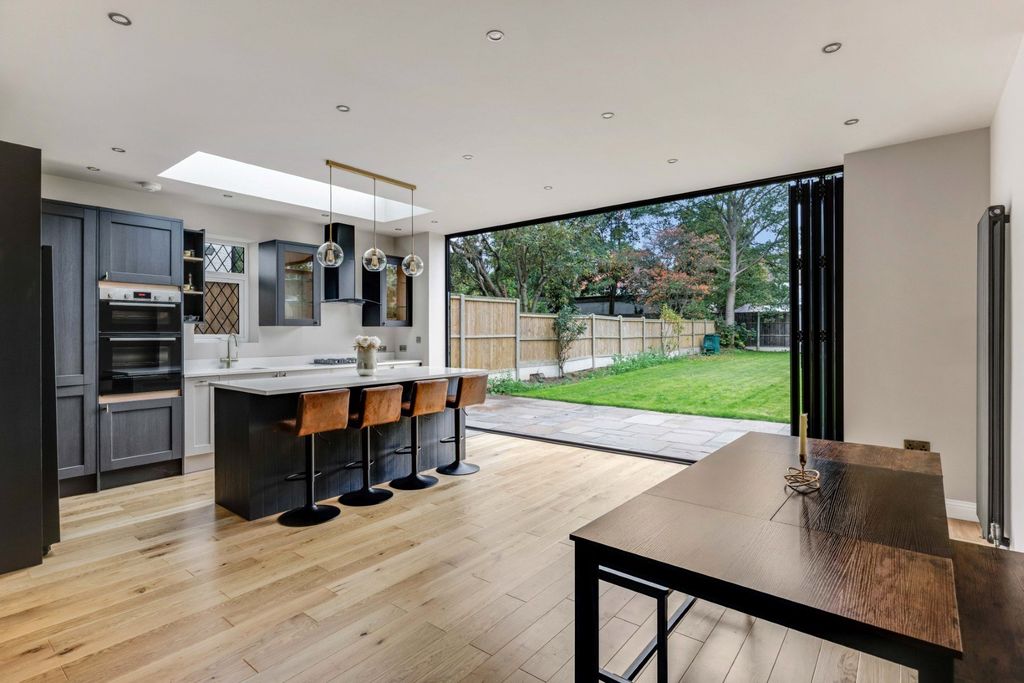 Property photo 1 of 18 Picture No. 04