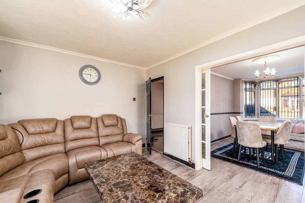 Property photo 3 of 35 09