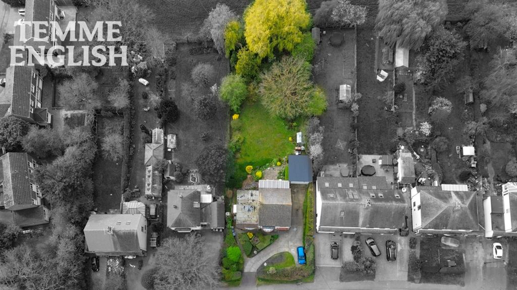 Property photo 2 of 25