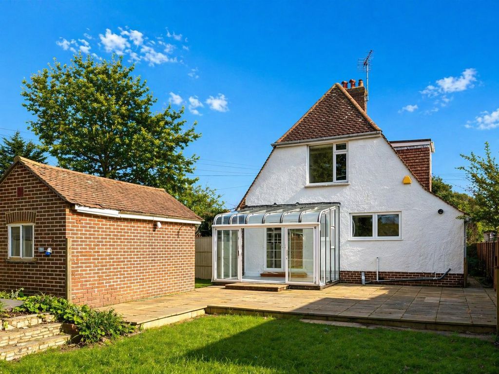 Property photo 3 of 9 Photo 3