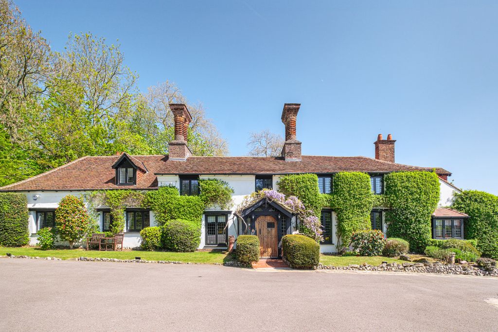 Property photo 3 of 49