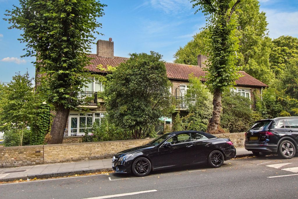 Property photo 1 of 6 Flat 7 Hinchinbrook House, Mortimer Crescent, Kilburn, London, Nw6 5Up