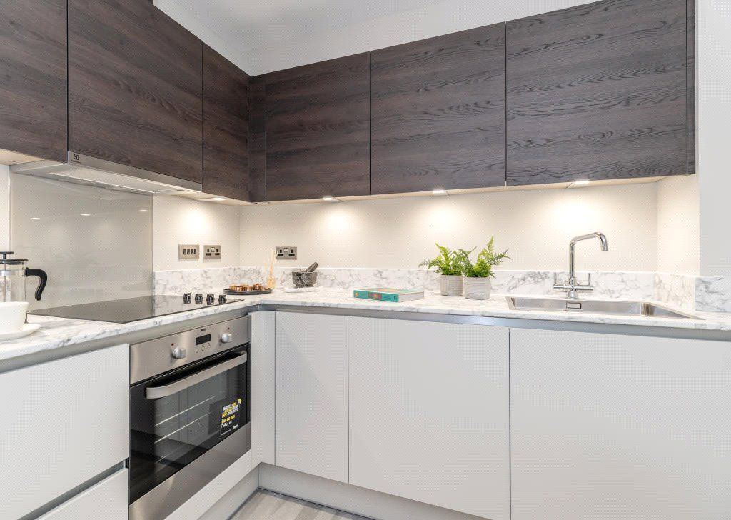 Property photo 3 of 8 Kitchen