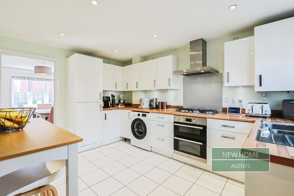 Property photo 2 of 19 Photo 12