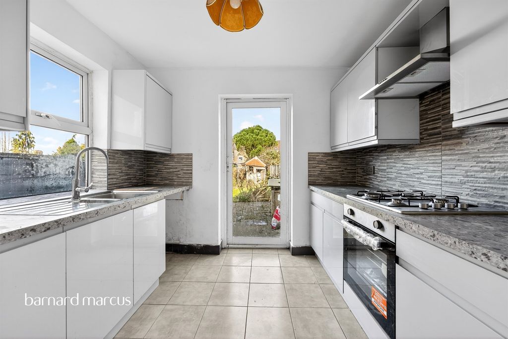 Property photo 3 of 15