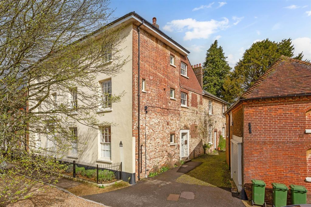 Additional image 13 of 2 bed flat for saleThe Spain, Petersfield GU32