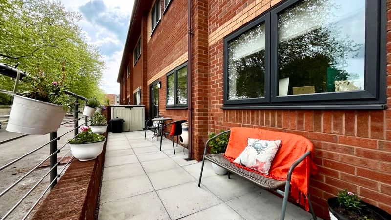 Property photo 2 of 12 Outside Space